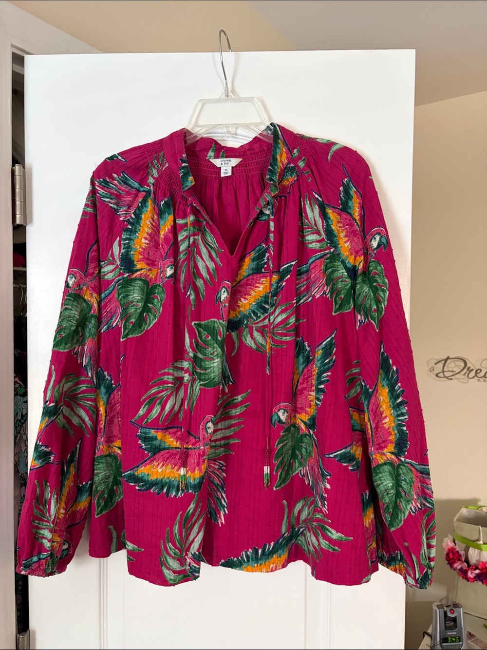 crown & ivy Fuchsia Parrot Print Blouse